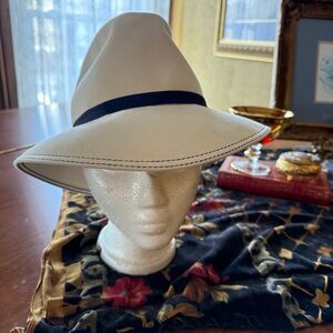 Stylish White Wide-Brim Hat